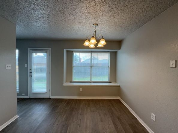 704  Inglewood Trail , DeSoto Texas 75115