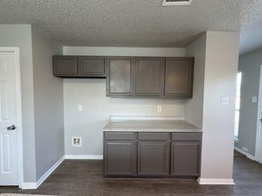 704  Inglewood Trail , DeSoto Texas 75115