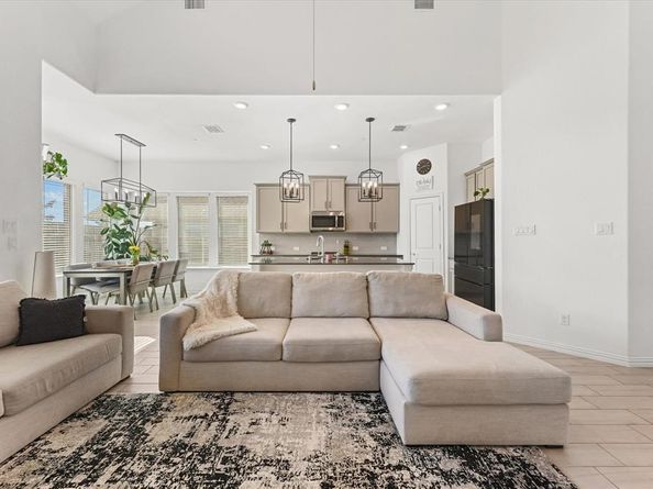 2026  Hollowcreek Trail , Lewisville Texas 75010