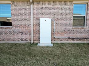 1221  Brazil Street , Azle Texas 76020