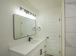 2608  Lockhart Avenue , Dallas Texas 75228