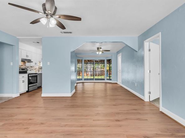 212  Mountain View Drive , Azle Texas 76020