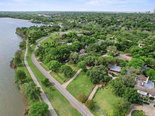 3505 W Lawther Drive , Dallas Texas 75214
