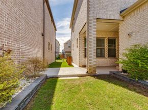 704  YELLOW WARBLER Way , Arlington Texas 76005