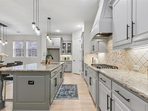 10813  Dixon Branch Drive , Dallas Texas 75218