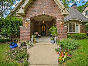 1123  Clermont Avenue , Dallas Texas 75223