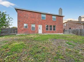 8400  Vinetree Drive , Arlington Texas 76002