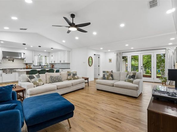 2133  Ebbtide Lane , Dallas Texas 75224