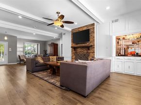 9426  Hillview Drive , Dallas Texas 75231