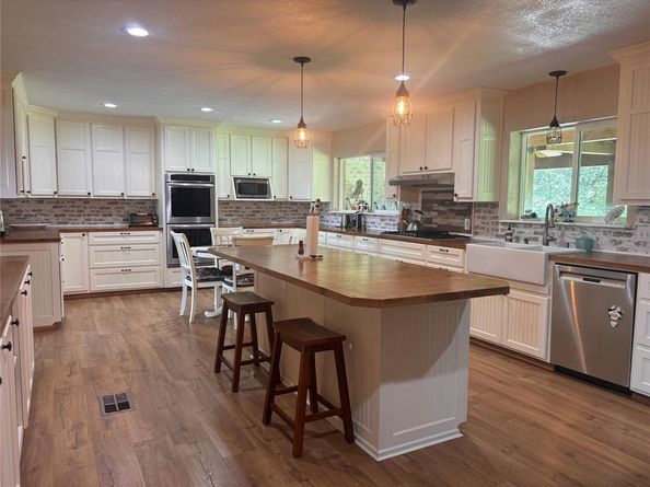 5355  Banks Road , Fort Worth Texas 76140
