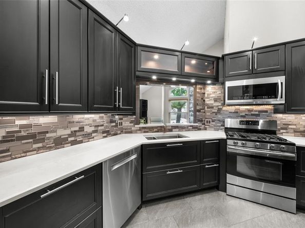 2539  Melissa Lane , Carrollton Texas 75006