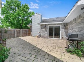 2539  Melissa Lane , Carrollton Texas 75006