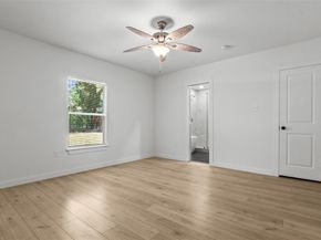 1037 E Richmond Avenue , Fort Worth Texas 76104