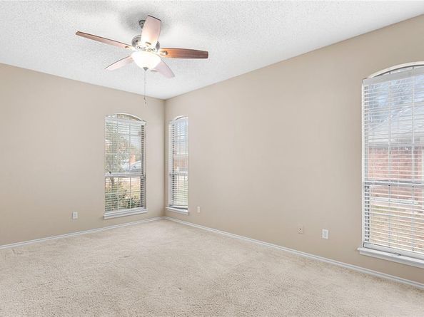 2881  Inniswood Circle , Arlington Texas 76015