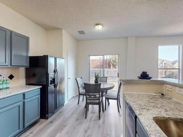 801  Gillon Drive , Arlington Texas 76001