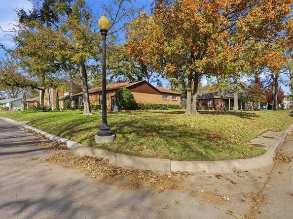 3700  Oaklawn Drive , Fort Worth Texas 76107