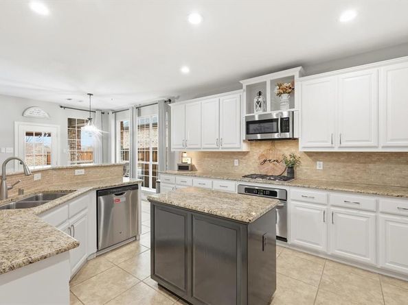 1013  Dayton Drive , Lantana Texas 76226