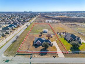 801  Creek Hollow Lane , Fort Worth Texas 76131