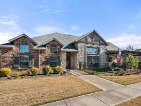 1025  Birds Fort Trail , Arlington Texas 76005