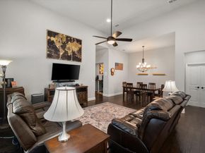 1025  Birds Fort Trail , Arlington Texas 76005