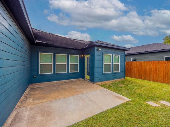 3008  Walker Street , Fort Worth Texas 76105