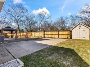 933  Waynelee Drive , Lancaster Texas 75146