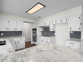 933  Waynelee Drive , Lancaster Texas 75146