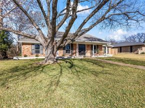 933  Waynelee Drive , Lancaster Texas 75146