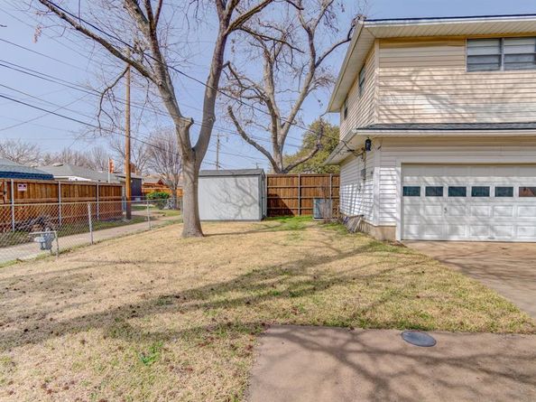 9203  Lindaro Lane , Dallas Texas 75228