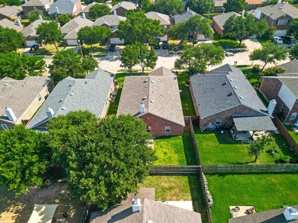 6013  Photinia Avenue , Denton Texas 76208