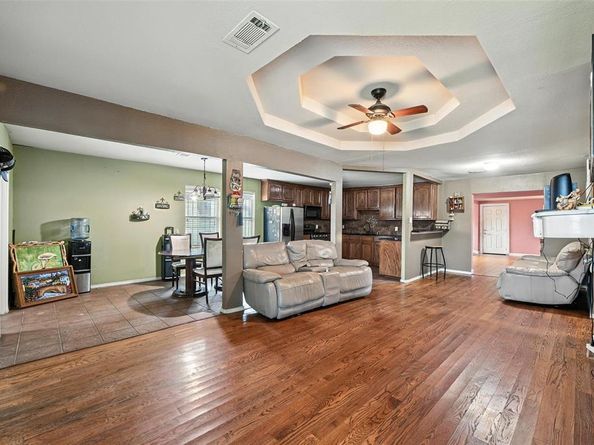 3429  Hampshire Boulevard , Fort Worth Texas 76103