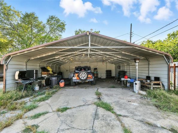 3429  Hampshire Boulevard , Fort Worth Texas 76103