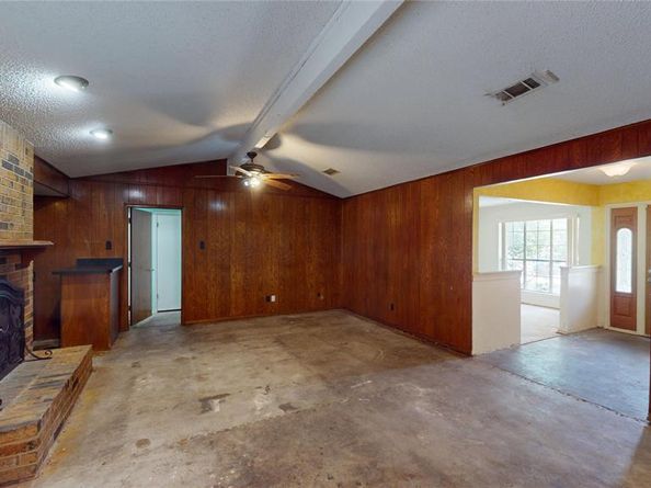 602  Brookfield Drive , Garland Texas 75040