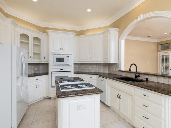 1915  Channing Park Drive , Arlington Texas 76013