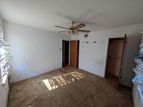 2412  Hillsboro Avenue , Dallas Texas 75228