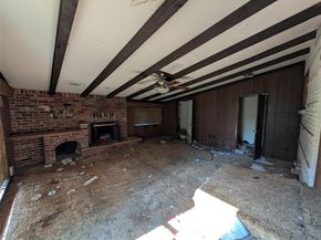2412  Hillsboro Avenue , Dallas Texas 75228