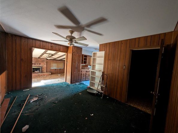 2412  Hillsboro Avenue , Dallas Texas 75228