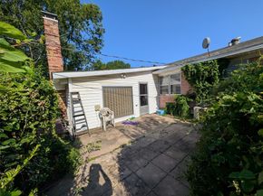 2412  Hillsboro Avenue , Dallas Texas 75228
