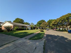 2412  Hillsboro Avenue , Dallas Texas 75228