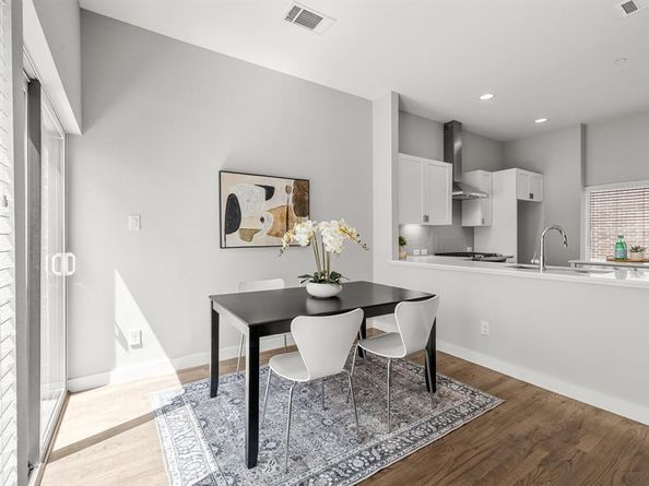 2290 N Fitzhugh Avenue  40, Dallas Texas 75204