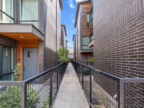 2290 N Fitzhugh Avenue  40, Dallas Texas 75204