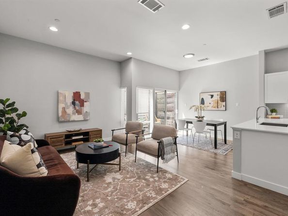 2290 N Fitzhugh Avenue  40, Dallas Texas 75204