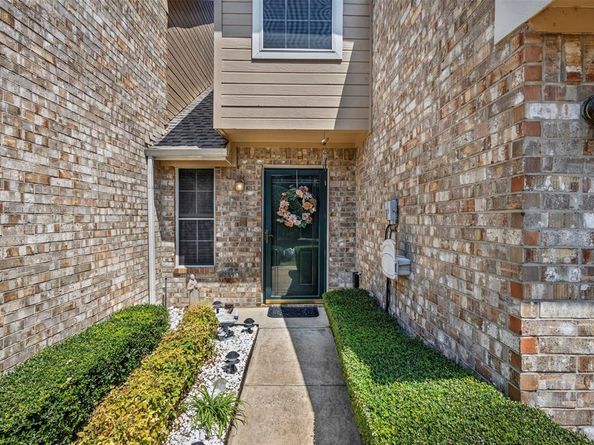 415  Oak Leaf Drive , Duncanville Texas 75137