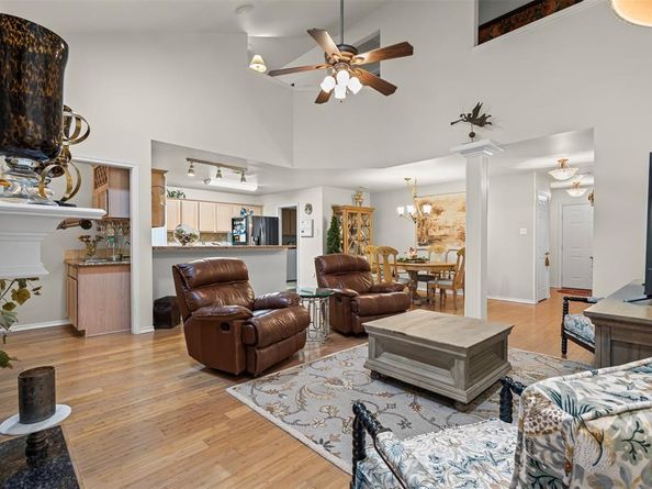 415  Oak Leaf Drive , Duncanville Texas 75137