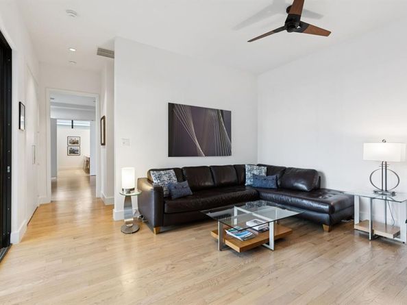 635  Kessler Reserve Court , Dallas Texas 75208
