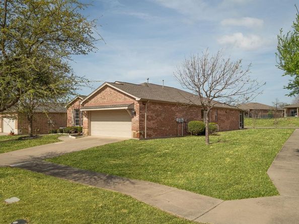 942  Carrington Greens Drive , Frisco Texas 75036