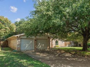 744  Aspen Court , Hurst Texas 76054
