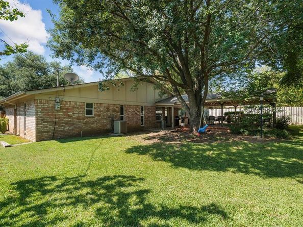 744  Aspen Court , Hurst Texas 76054