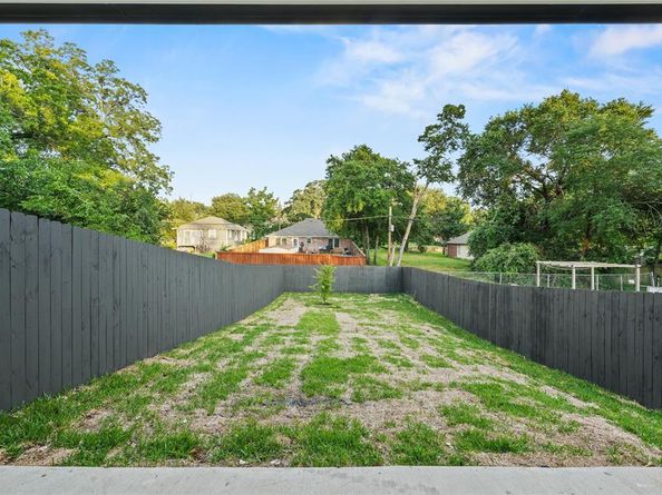 1312  Coleman Avenue , Dallas Texas 75215