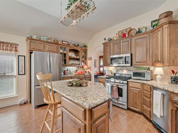 11016  Castle Oak Lane W, Fort Worth Texas 76108